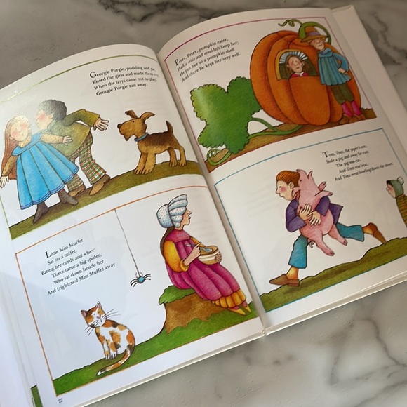 Vintage Tomie DePaola “Hey Diddle Diddle & other Mother Goose Nursery Rhymes” - Picture 7 of 7